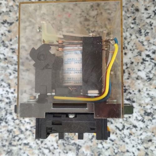 2 Omron ratchet relays with bases, coils 220V and 110V