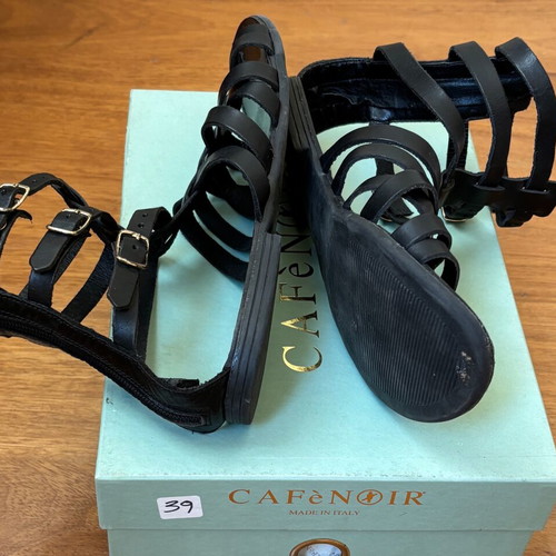 CafeNoir black leather sandals size 40 like new