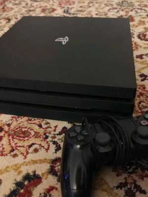 PlayStation 4 Pro 1TB like new, firmware 9.60