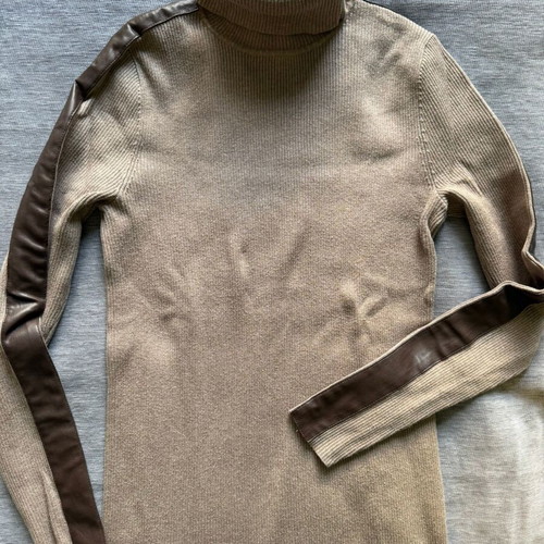 Lauren Ralph Lauren turtleneck like new with leather detail