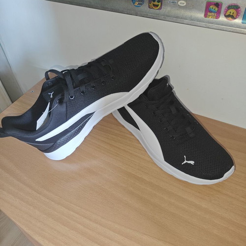 Puma Anzarun Lite running shoes new, size 44, black and white
