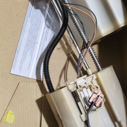 Toyota Yaris Mk2 1300 cc Original Fuel Pump Like New
