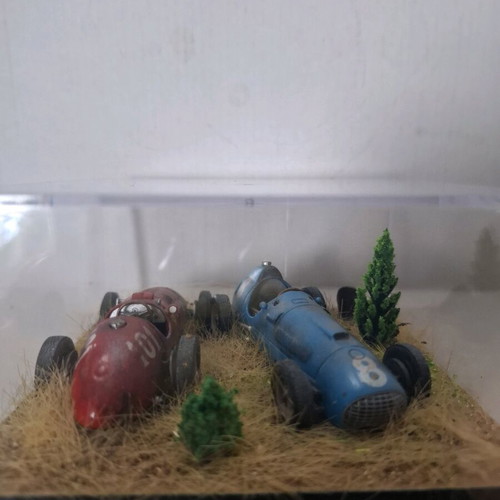 Handmade diorama with legendary Ferrari F1 models 1:43 new