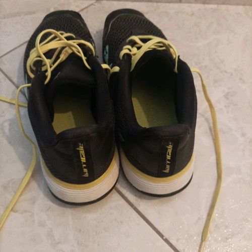 Παιδικό αθλητικό παπούτσι Adidas μεταχειρισμένο, νούμερο 36, μαύρο