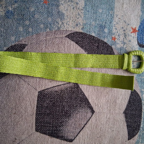 Celestino elastic straw belt like new, light green