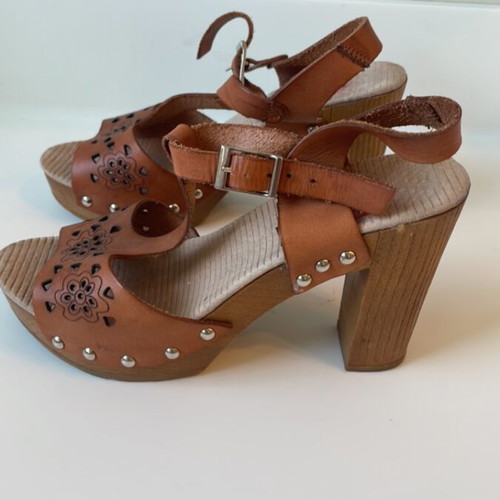 Leather women's sandals Liberitae used, size 36, brown