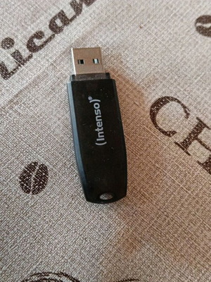 Intenso USB флаш памет в черно
