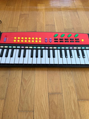 Παιδικό πιάνο με μικρόφωνο καινούργιο