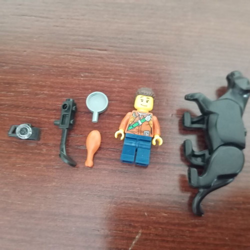 Lego City 60159 like new, complete instructions, missing one figure