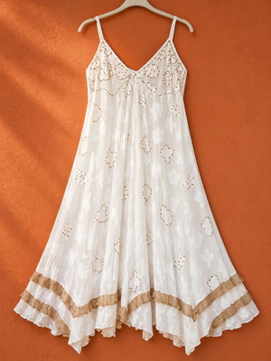 Dress size M like new, cotton hand-embroidered lined white