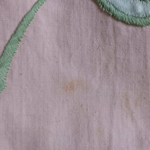 Bed sheet with green satin appliqué like new, 4 pillowcases