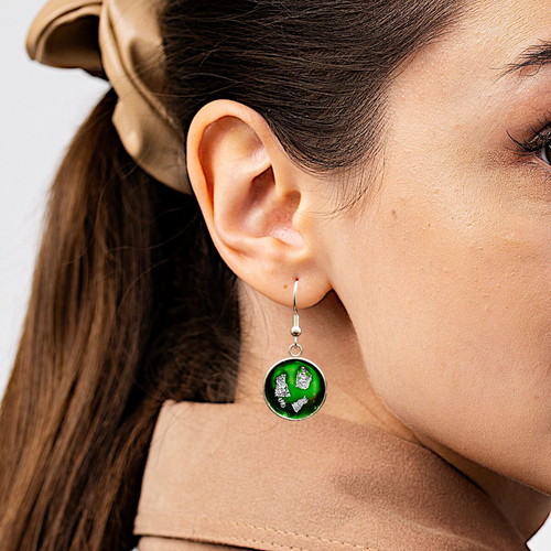 "Emerald Ripple" green and silver earrings with enamel and aluminum foil, Apefthon