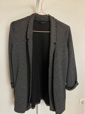 Women's jacket color gray one size like new