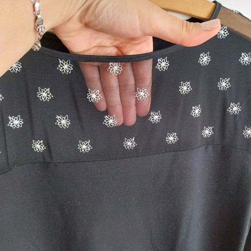 3/4 blouse like new, size M, black, modal fabric