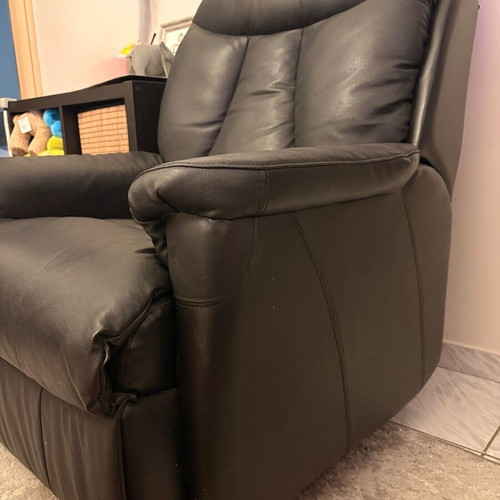 Reclining armchair used with broken mechanism