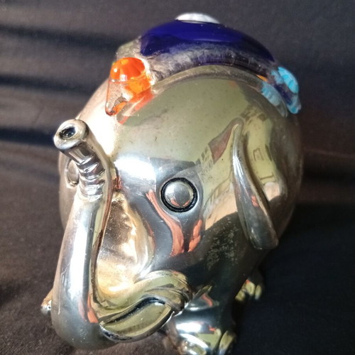 Elephant with Murano glass saddle like new, 11-12 cm