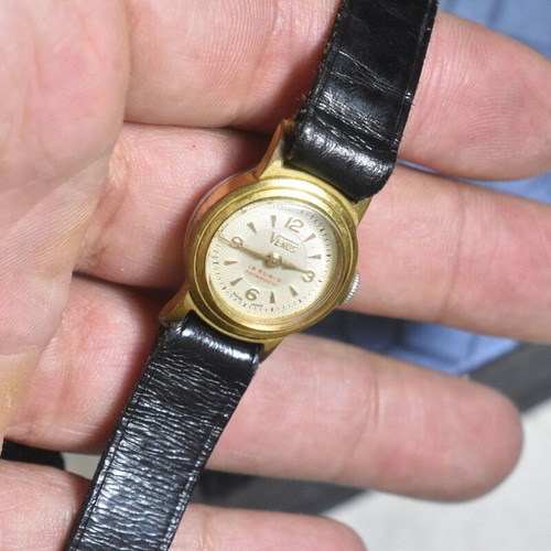 Venus Vintage 19 Rubis Antimagnetic Women's Wristwatch Swiss Made used for repair
