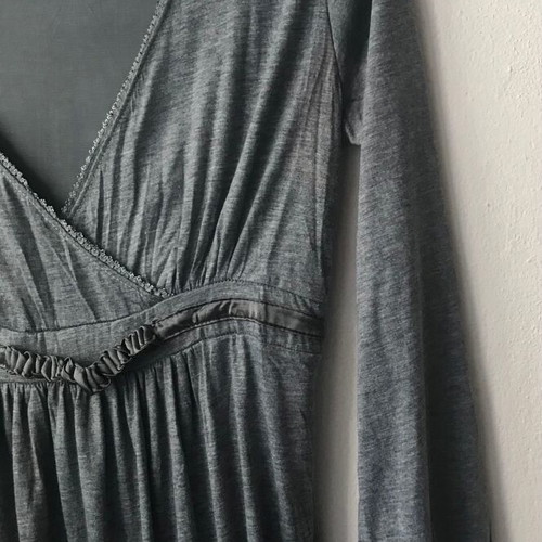 Wrap gray dress used with long sleeves and tulle lining knee-length