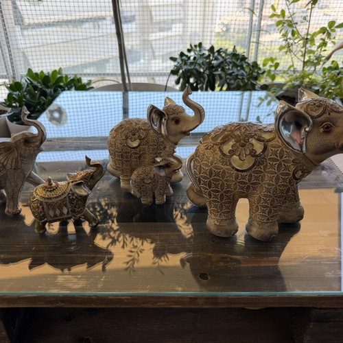 Decorative elephants like new