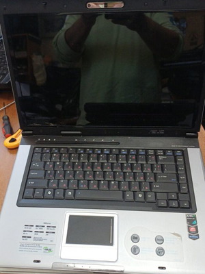 Laptop Asus X50Z σαν καινούργιο με επεξεργαστή AMD και ATI γραφικά