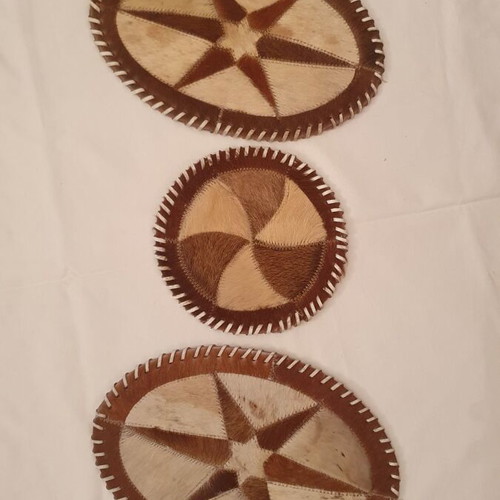 Animal hair decorative placemats, set of 3