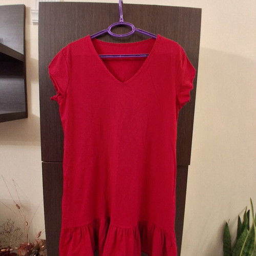 Dresses pack of 2 L mako cotton like new, black and red