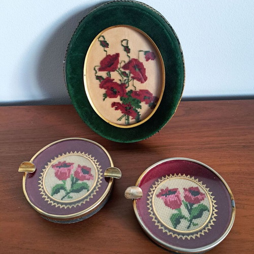 Vintage decorative items from the 1950s used, set of 3 with embroidery
