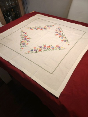 White cotton embroidered square like new 80x80