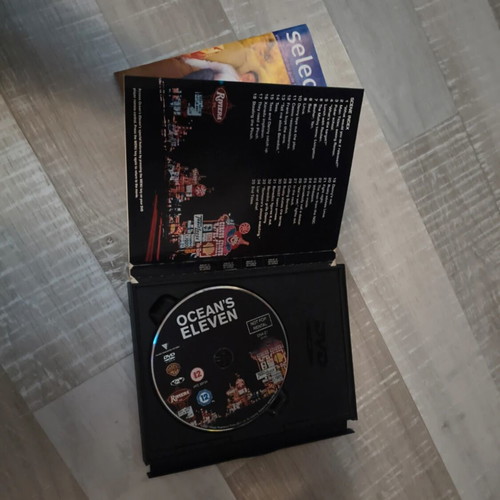 Ocean's Eleven DVD like new, adventure with subtitles