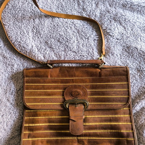 Vintage leather shoulder bag 40 years used, brown