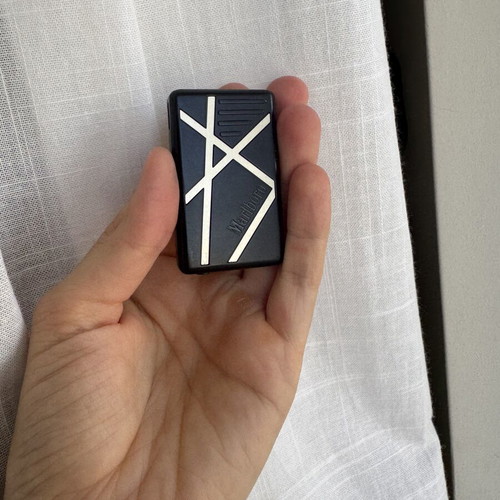 Marlboro lighter used with geometric lines design
