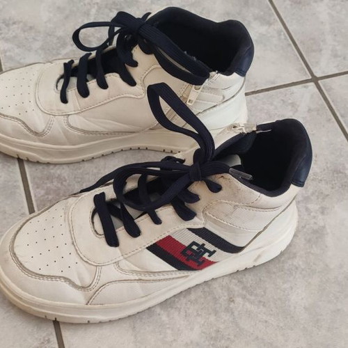 Tommy Hilfiger boys' shoes No36 used, white
