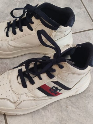 Tommy Hilfiger boys' shoes No36 used, white