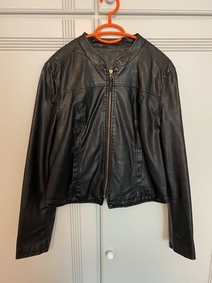 Jacket mid-length size L like new, black