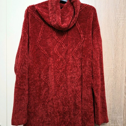 Red sweater with soft knit and loose turtleneck, size XXL, like new