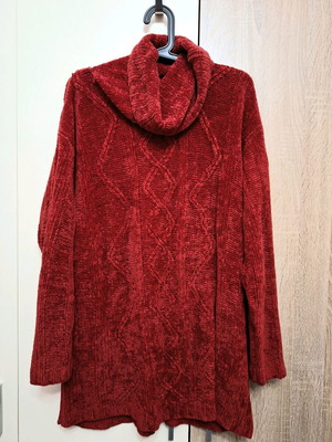 Red sweater with soft knit and loose turtleneck, size XXL, like new