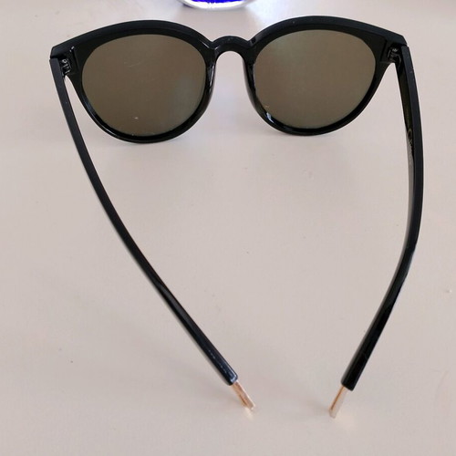 Sunglasses used with mirror lenses