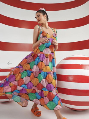Karavan dress like new with pockets and shell details, one size