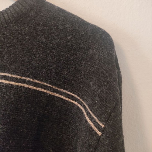 Vunic men's dark gray wool blend sweater like new, size L