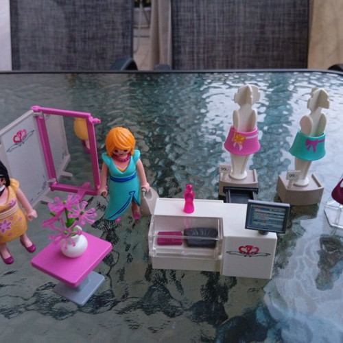 Playmobil Clothing Store Boutique 5611 like new, complete set