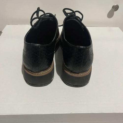 Oxford shoes Exe black croco pattern like new size 39