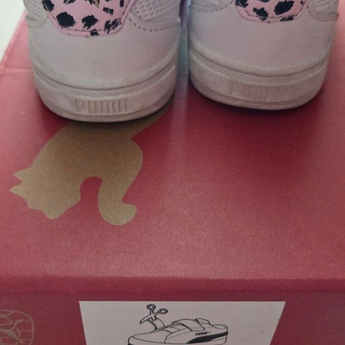 Puma girls' sneakers size 27 like new, white with pink details