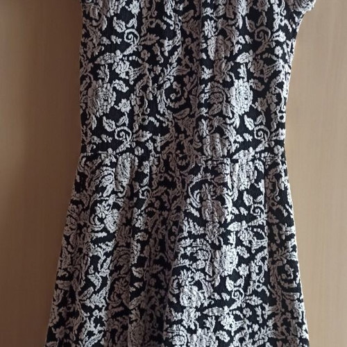 Only winter dress with short sleeves like new, black and white, size M