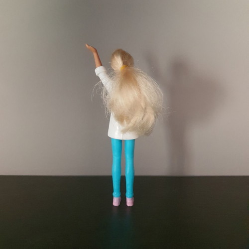 Veterinarian Barbie 2018 doll used, 13cm