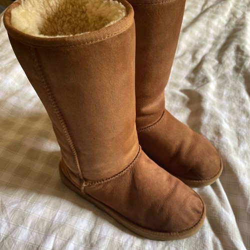 Ugg tall boots used, classic camel color, size 36