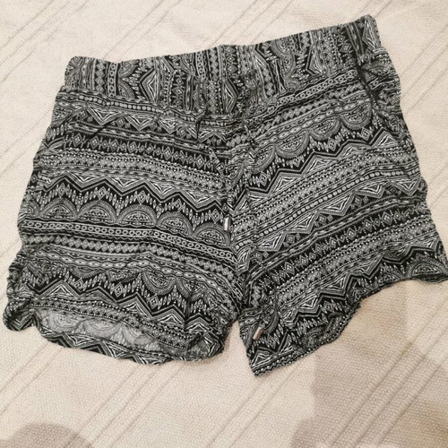 Women's black and white shorts size 38 like new