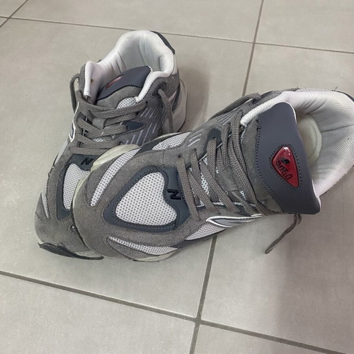 New Balance 9060 sneakers, grey, size 41