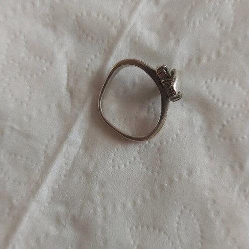 Silver ring used, discreet and beautiful No 7