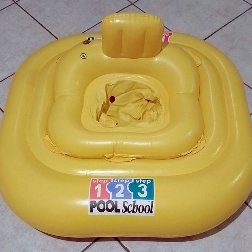 Baby Float Pool School inflatable life vest like new