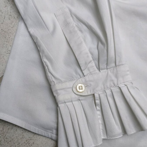 Lola shirt with pleated ruffles like new, white, size M
